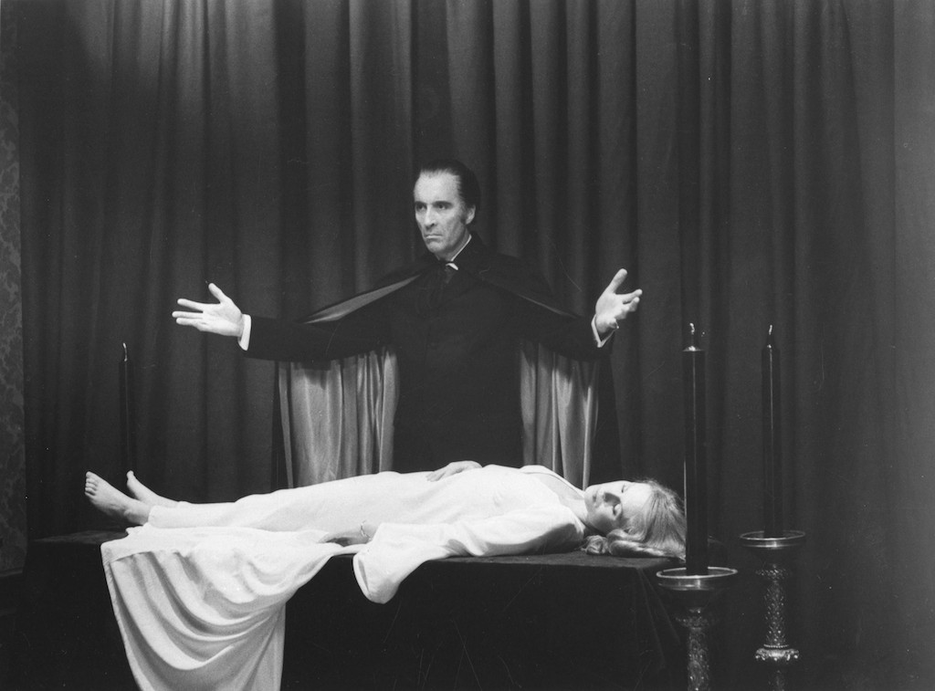 Anti-Pope Francis performs the Satanic Rites of Dracula in order to demonstrate his devotion to the Jews.