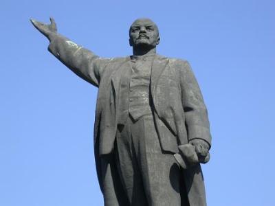 Any similarity to this statue of Lenin is purely coincidental.