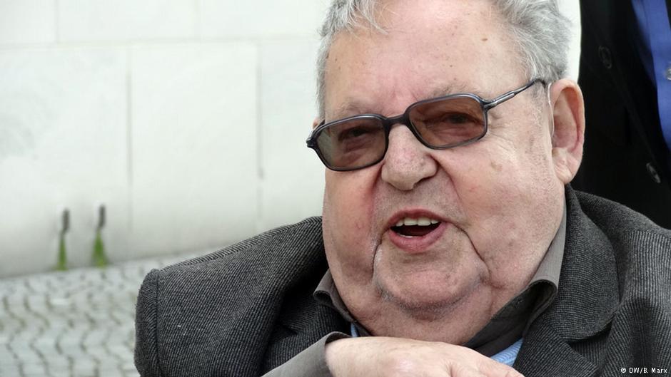 The bloated rat Kurt Gutmann also "survived" the fantastical and cartoonish gas chamber plot of Adolf Hitler by living in England when it was alleged to have happened.