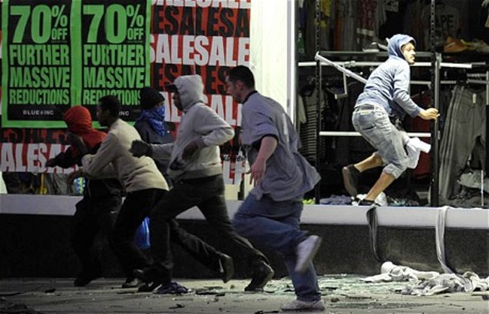 riots-looters-arma_1967432c riots-looters-arma_1967432c