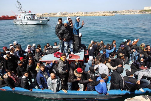 crowded-boat_1859634i crowded-boat_1859634i
