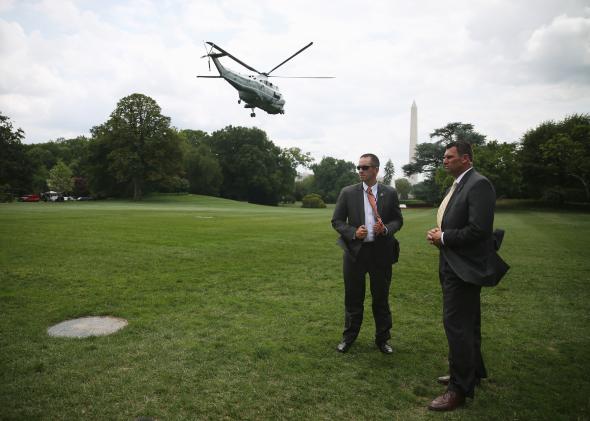 Secret Service agents cover the escape of Obama in Marine One on September 22nd. Note that half of them in the picture are non-White, which is probably representative of the whole team, making it unsurprising they can't manage the most basic security.