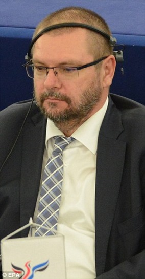 1413910485984_wps_30_epa04456271_Robert_Jarosl 1413910485984_wps_30_epa04456271_Robert_Jarosl