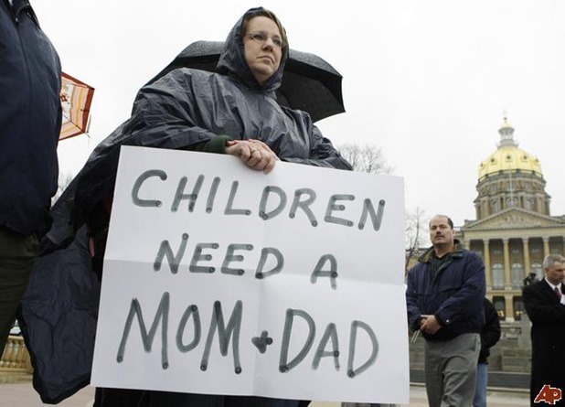 iowa-gay-marriage-2009-4-13-14-51-40