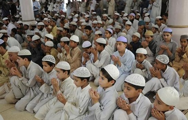 Prayer-for-Pakistan-in-Karachi-Deeni-Madrasa Prayer-for-Pakistan-in-Karachi-Deeni-Madrasa