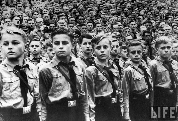 hitler_youth_rally_1939_by_themistrunsred-d56zrsb