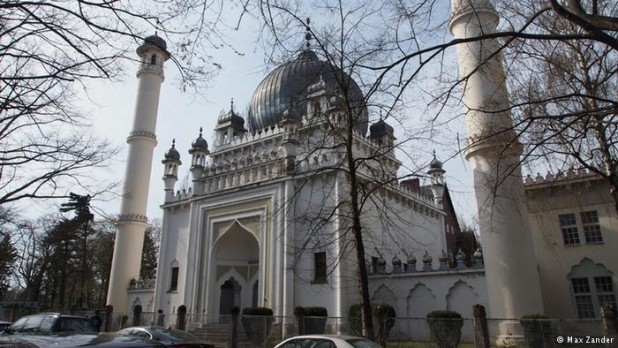 All German children should be forced to attend the mosque.