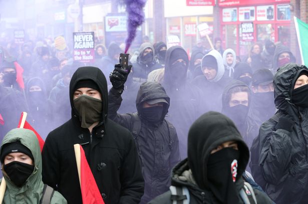 PAY-Anti-immigration-demonstration-at -Dover