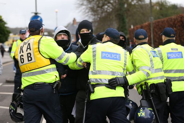 PAY-Anti-sadfasimmigration-demonstration-at-Dover