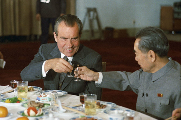 670px-nixon_and_zhou_toast
