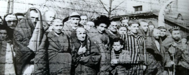 germany-charges-95-year-old-nazi-ss-officer-3681-murders-auschwitz-anne-frank-1453233466