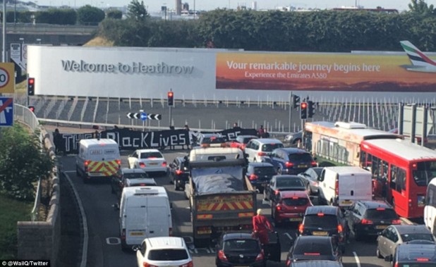 36E515D100000578-3725050-This_was_the_scene_this_morning_as_protesters_blocked_the_road_t-a-25_1470385802907