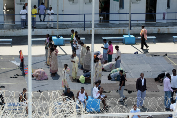 African refugees seen at the Israeli detention facility Ktzi'ot Prison, located in the Negev desert area. AUgust 20, 2012. Photo by Moshe Shai/FLASH90 *** Local Caption *** ëìà ÷öéòåú ìîäâøé òáåãä áðâá àâó äâáøéí àøéúøàéí ñåãðéí ùá'ñ ôìéèéí