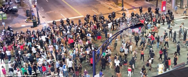 38ad3e4700000578-0-hundreds_of_protesters_shut_down_large_parts_of_the_downtown_are-m-13_1474550817902