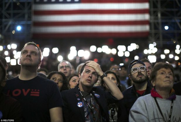 3a31979f00000578-3918838-losing_hope_new_york_rally_crowds_watched_in_despair_as_clinton_-a-3_1478667625125