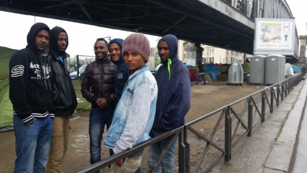 paris-migrants-2